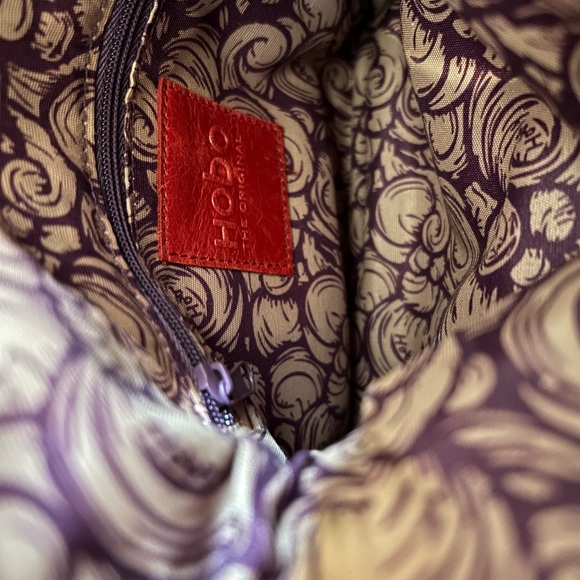 Hobo brown leather crossbody bag - Picture 14 of 16